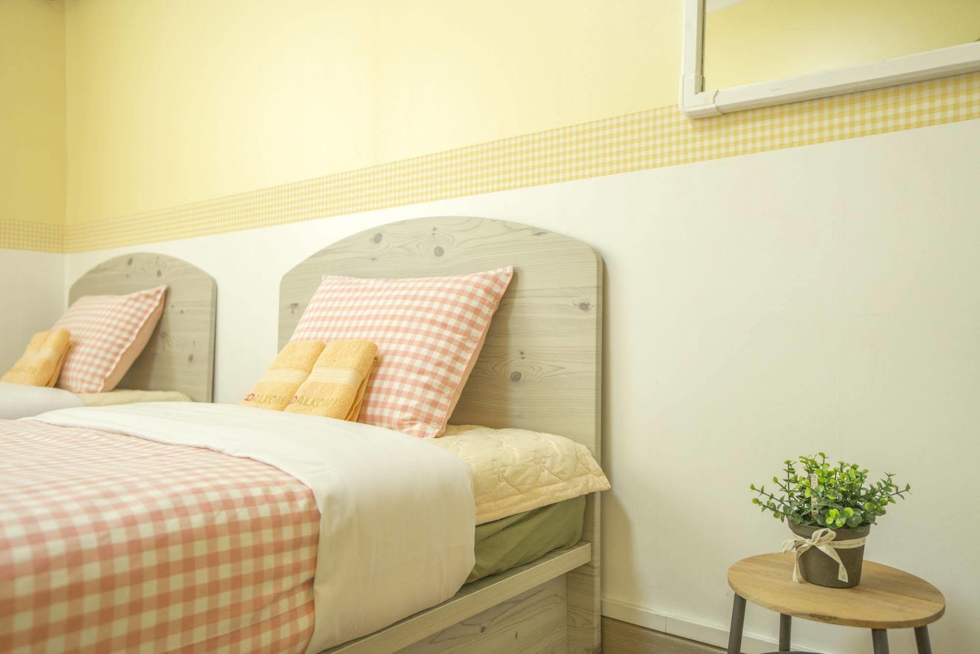 סיאול Dalkom Myeongdong Guesthouse מראה חיצוני תמונה